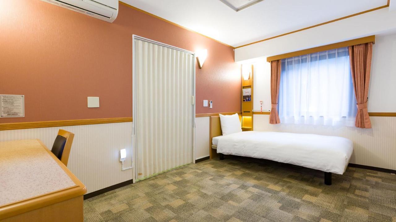 Toyoko Inn Musashi-Nakahara Ekimae Kawasaki  Exteriör bild